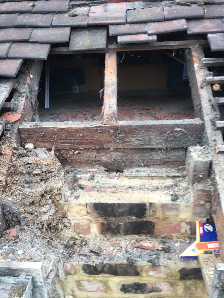 RoofsInKingston's tweet photo. Need a chimney taking down?
Call us today for a free estimate..
0208 241 8090 https://t.co/qLt0KuziBz