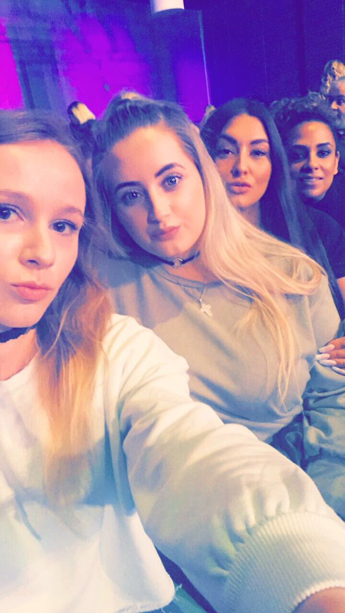 AmyWash007's tweet photo. We are here girls together #JPLIVE #Liverpool #JPLIVE17 https://t.co/AX7OOSV4YM