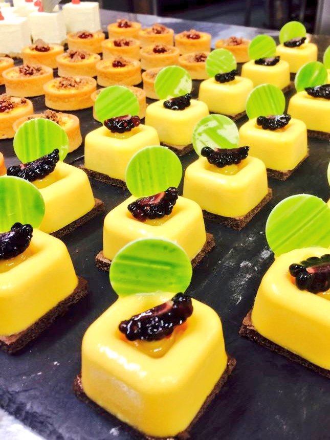 OakleyKitchen's tweet photo. Busy day for pastry! #FridayFeeling #freshfood #chocolate https://t.co/FjqMkLbA7a