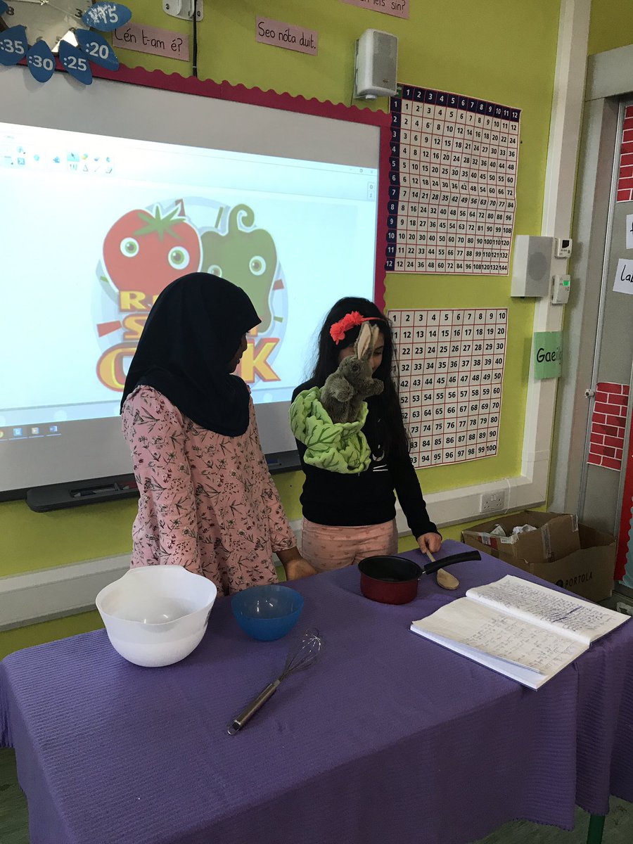 eskerpaula's tweet photo. We wrote scripts &amp; dramatised our own cooking shows today! #readysteadycook #proceduralwriting #script #cooking #drama #fun https://t.co/Lkh8QWdL1O