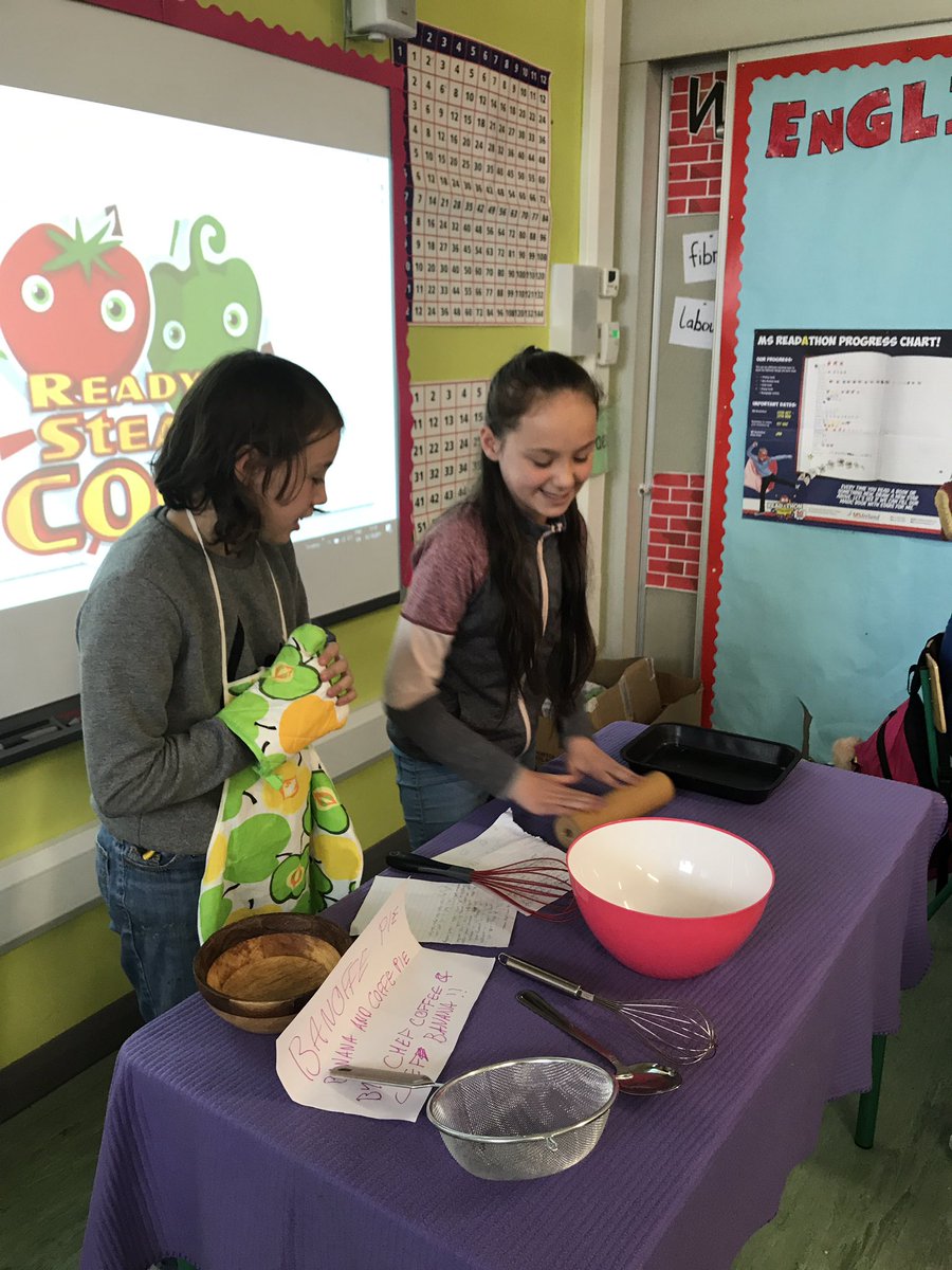 eskerpaula's tweet photo. We wrote scripts &amp; dramatised our own cooking shows today! #readysteadycook #proceduralwriting #script #cooking #drama #fun https://t.co/Lkh8QWdL1O