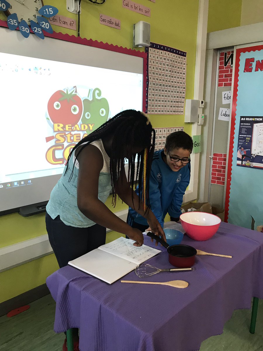 eskerpaula's tweet photo. We wrote scripts &amp; dramatised our own cooking shows today! #readysteadycook #proceduralwriting #script #cooking #drama #fun https://t.co/Lkh8QWdL1O
