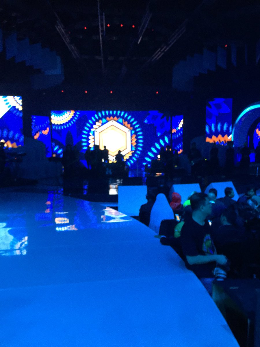 Sagmant 1 ini akan di mulai oleh bpk H.Rhoma Irama😘 @IndosiarID #RizkiRidhoIDA2017IVM