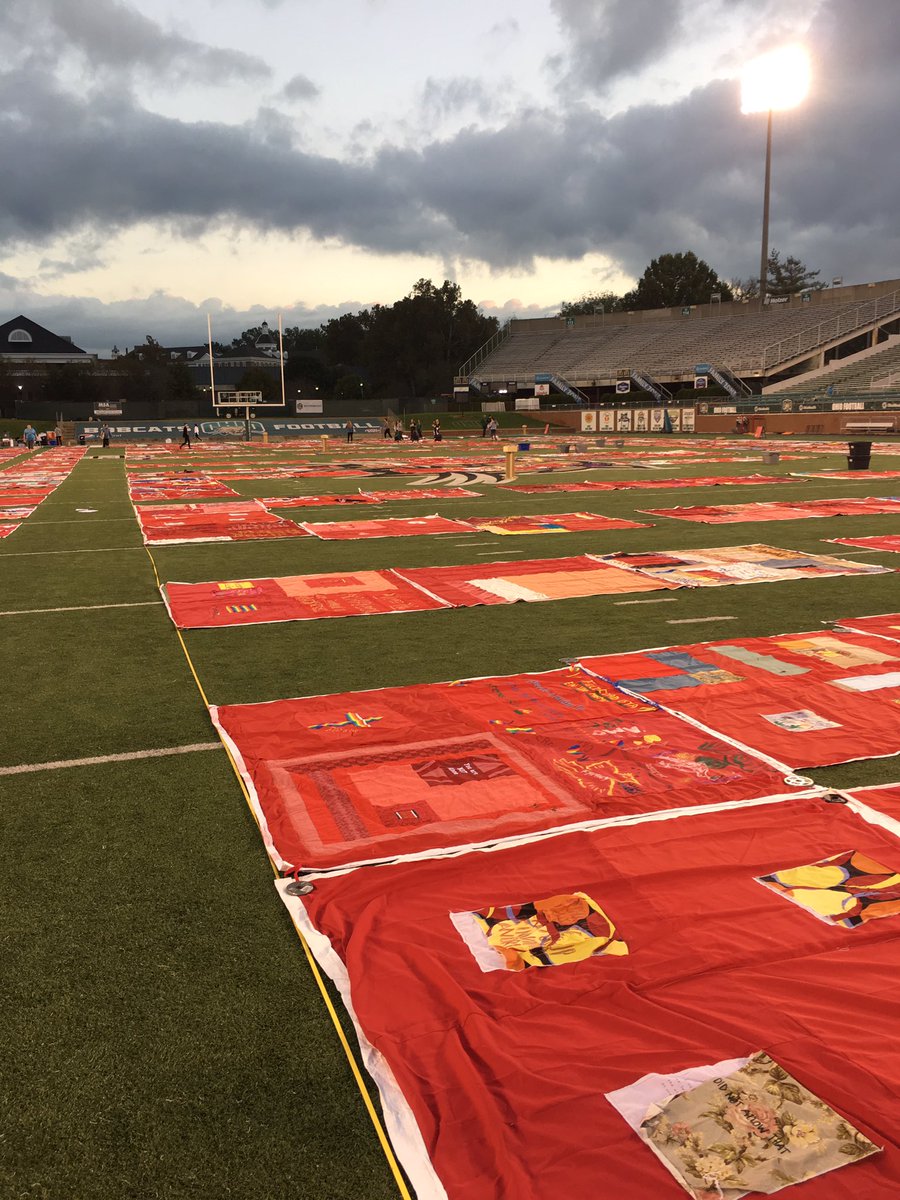 JennyHallJones's tweet photo. Pretty amazing to be with 50 staff &amp; student volunteers this am to put together the Monument Quilt.  #6am #AthensIsKind #YouAreNotAlone https://t.co/KvtcyRkaWQ