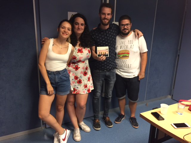 Pues más rápidos que la velocidad de la luz aquí tenemos el programa de hoy y primero de esta temporada 👉 radio.umh.es/files/2017/10/…