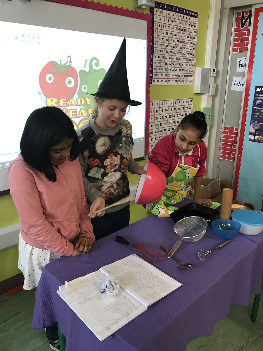 eskerpaula's tweet photo. Getting into the spirit of #FridayThe13th with a witchy cooking demonstration! #proceduralwriting #cookery #readysteadycook https://t.co/Ab5zbkYKmR
