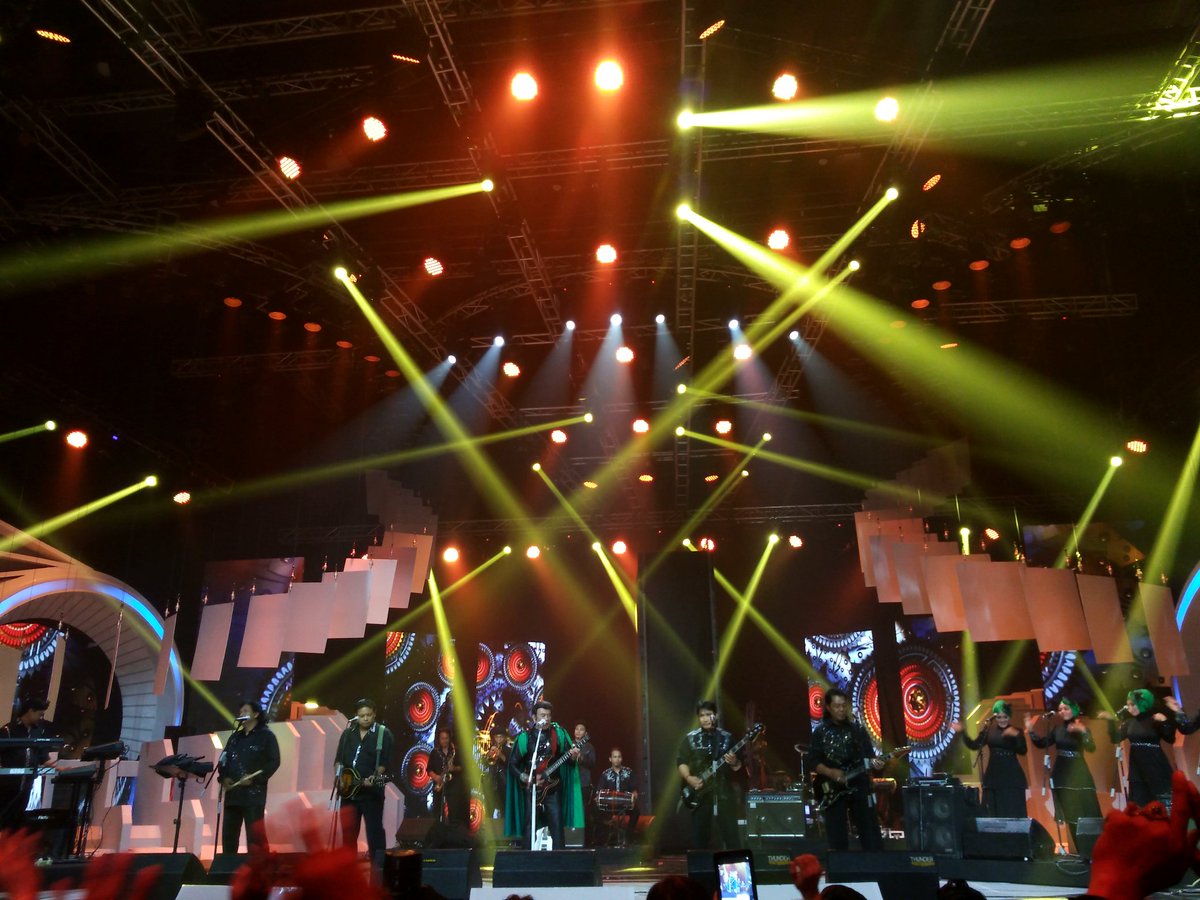 Indosiar's tweet photo. #IDA2017 DIMULAI!
Yuk tonton keseruannya, Indosiar Mania! https://t.co/imwtIYaLhD