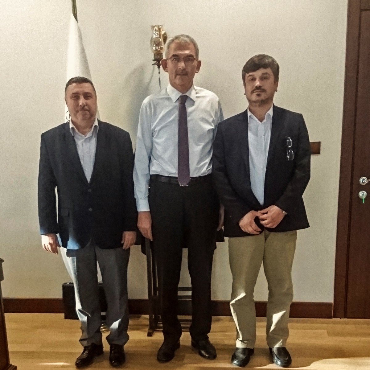 cekud's tweet photo. #Orman Gen. Müd. Bekir Karacabey’i, #ağaçlandırma faaliyetlerimiz hakkında istişarelerde bulunmak üzere #ziyaret ettik. #çevre #stk #ahlak https://t.co/fVn3vCXpoY