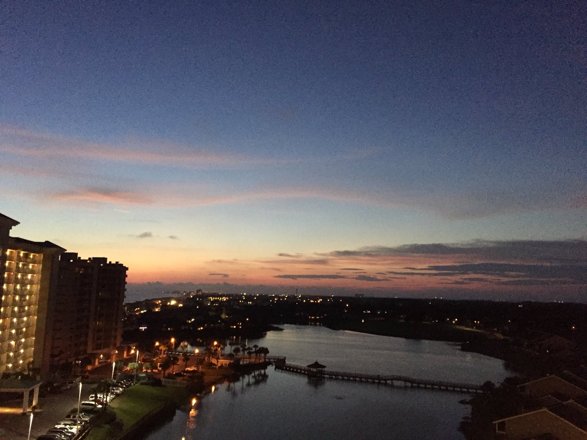 larainewarren's tweet photo. Those Destin sunsets…@spann https://t.co/zUfAN53VIB