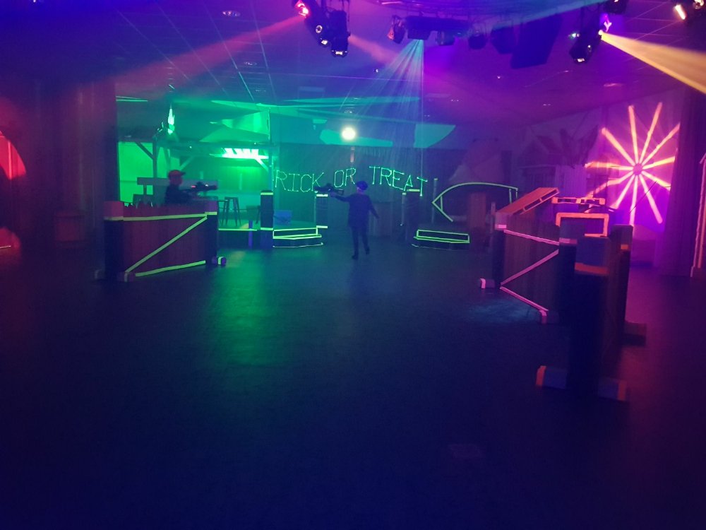 Nog een nachtje slapen.... Dan begint de inschrijving voor Lasergame.. Hier alvast een voorproefje van de arena! #ardoer #hollandtopcampings