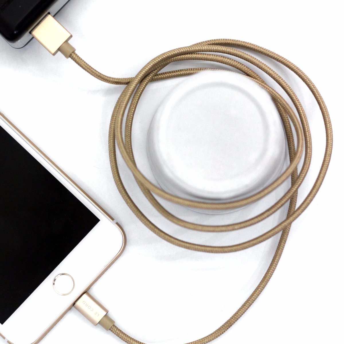 PowerMacCenter's tweet photo. Toss it in your bag or on your desk, @lecordcables 1M Textile Cable is made to be tangle-free and ready to use anytime you need it. https://t.co/bGgWqq73yK