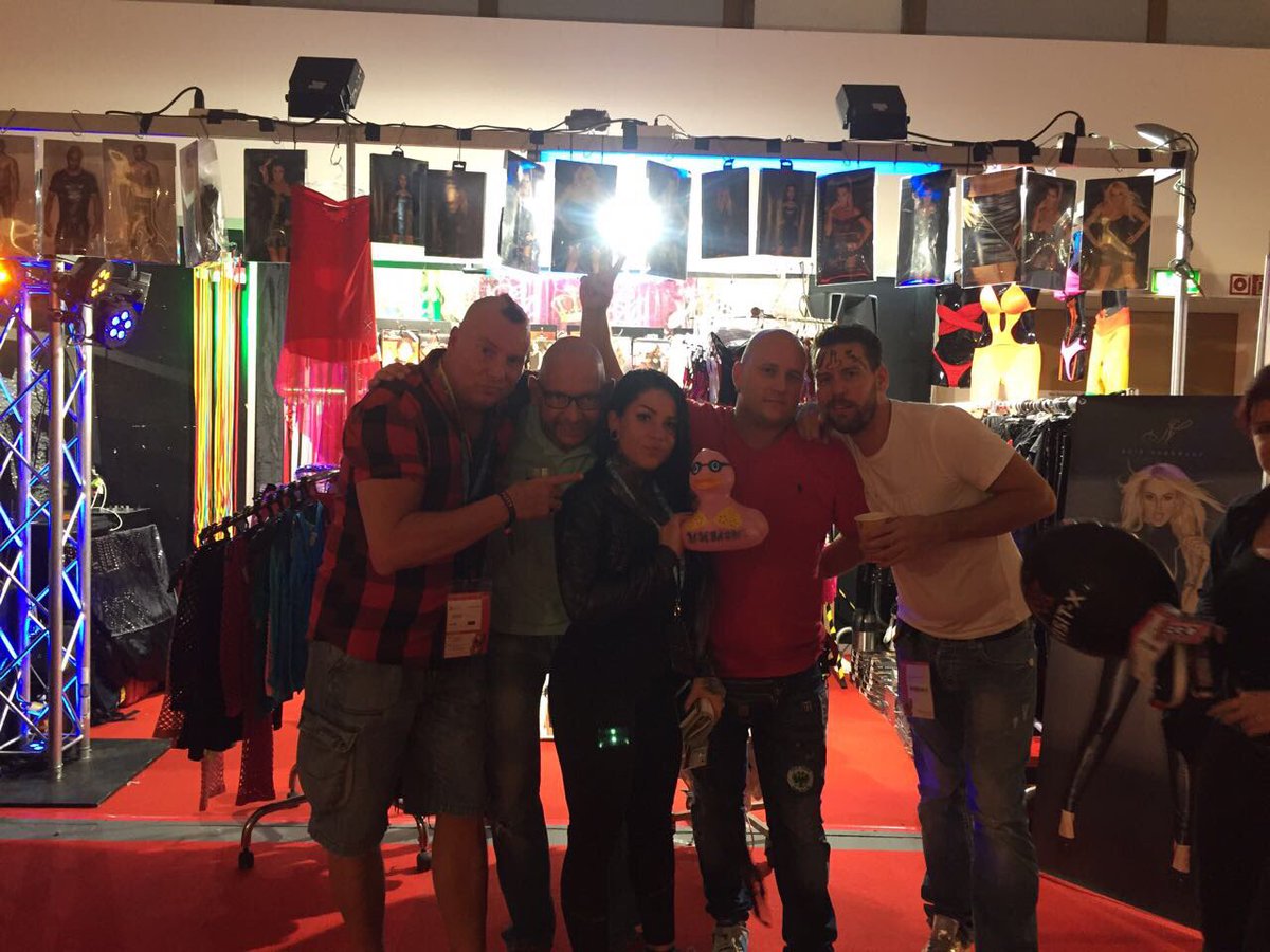 UndercoverBln's tweet photo. Halle18 Stand 52 ...#venusberlin2017 https://t.co/GoUixAadvm