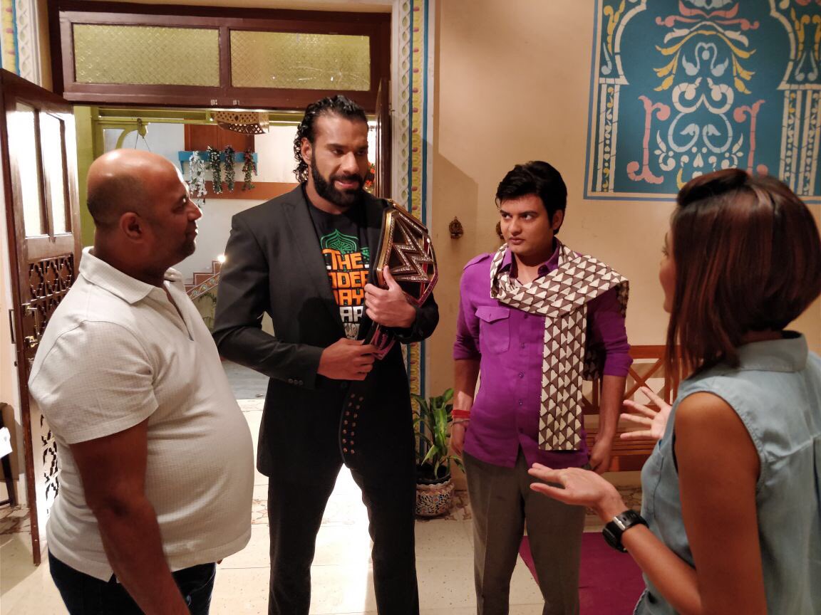sabtv's tweet photo. There's a BIG surprise on the sets of #SRPJMB! Hope you are having fun #WWEChampion @jindermahal! @wweindia https://t.co/yhPzmUDKET