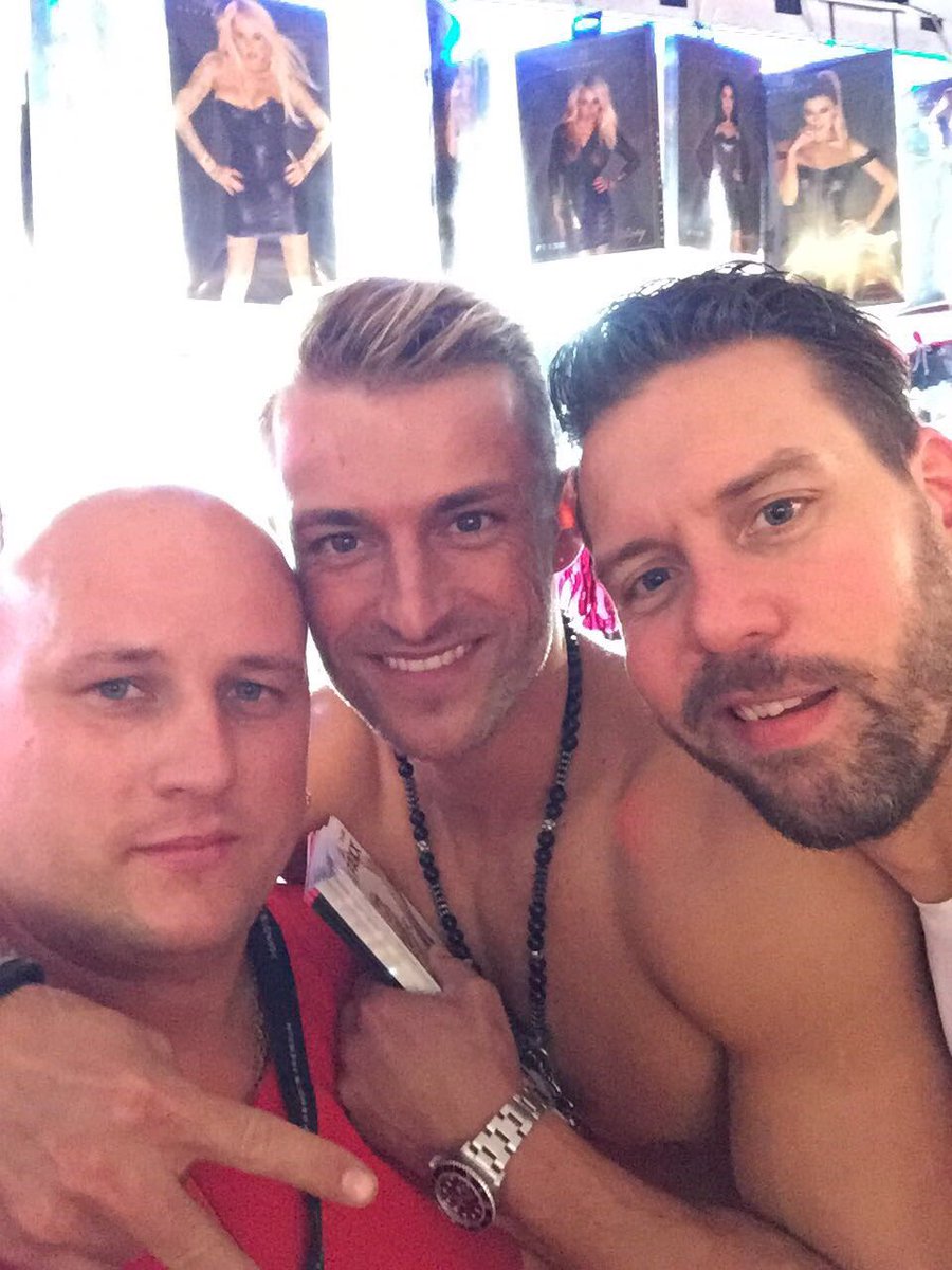 UndercoverBln's tweet photo. #venusberlin2017  wird ein geiles Wochenende https://t.co/tseLayYs24