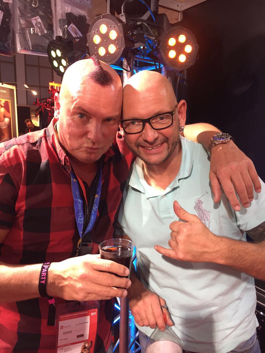 UndercoverBln's tweet photo. #venusberlin2017  wird ein geiles Wochenende https://t.co/tseLayYs24