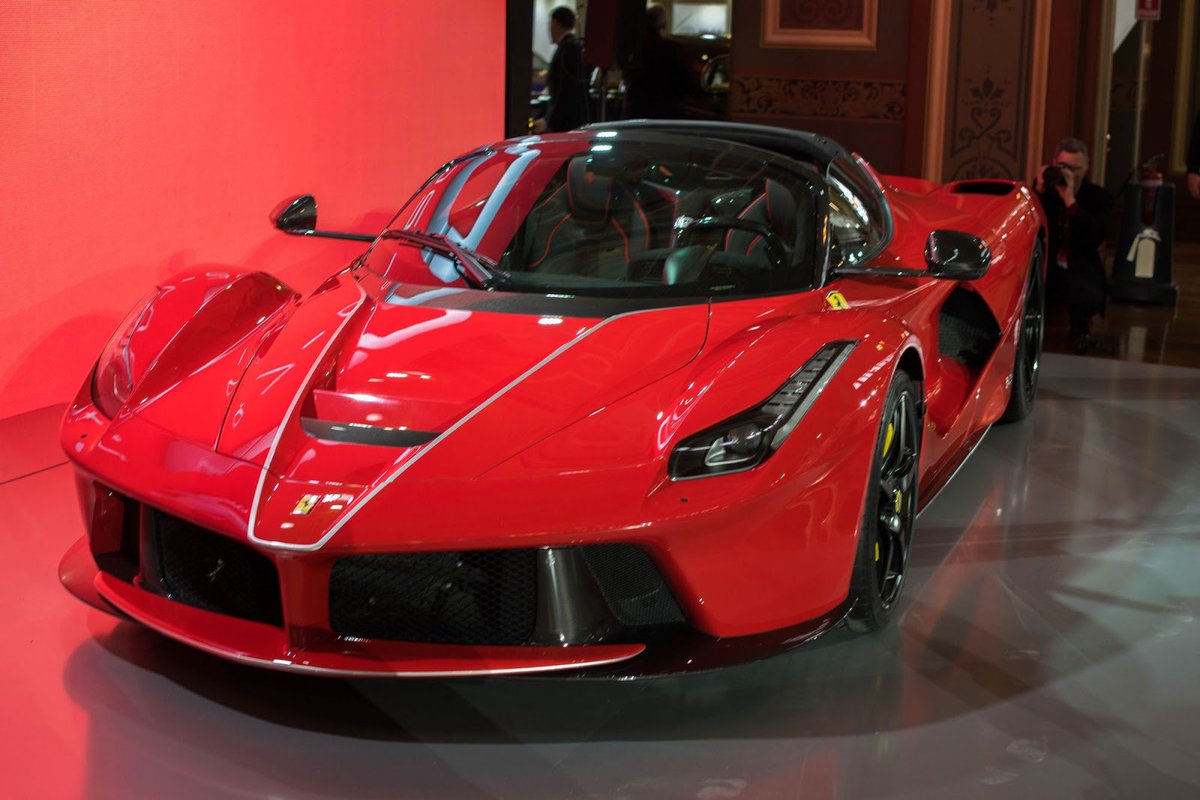 SpeedDemon250's tweet photo. #Ferrari unveiled this beautiful Rosso Corsa #LaFerrari Aperta at Melbourne's Motorclassica. 🏁 #70YearsOfFerrari 👏 https://t.co/yP1HZGFoFZ