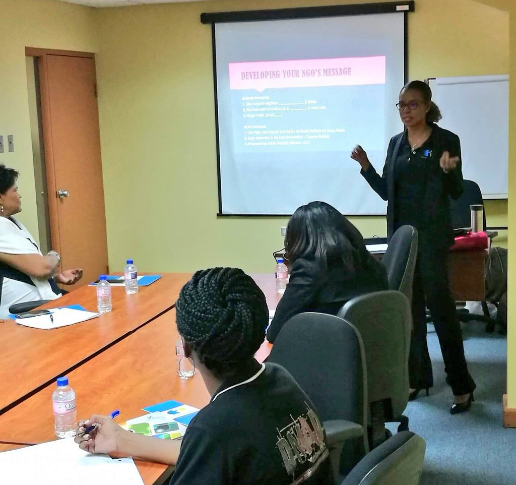 Kimlin_h's tweet photo. I was born for this!π #lecture #teaching #Sharing #SocialSolutionsTT β€οΈ https://t.co/mhlcdCV0DT
