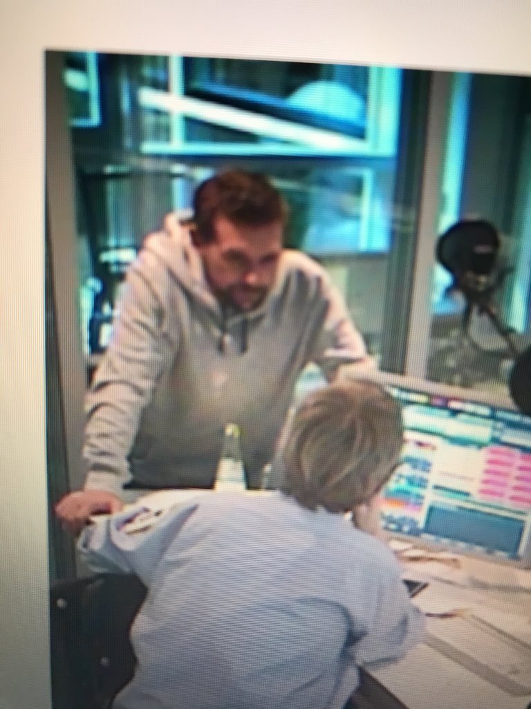 jkflicker's tweet image. Klaas im Pullover 😍😭 #EndlichDa