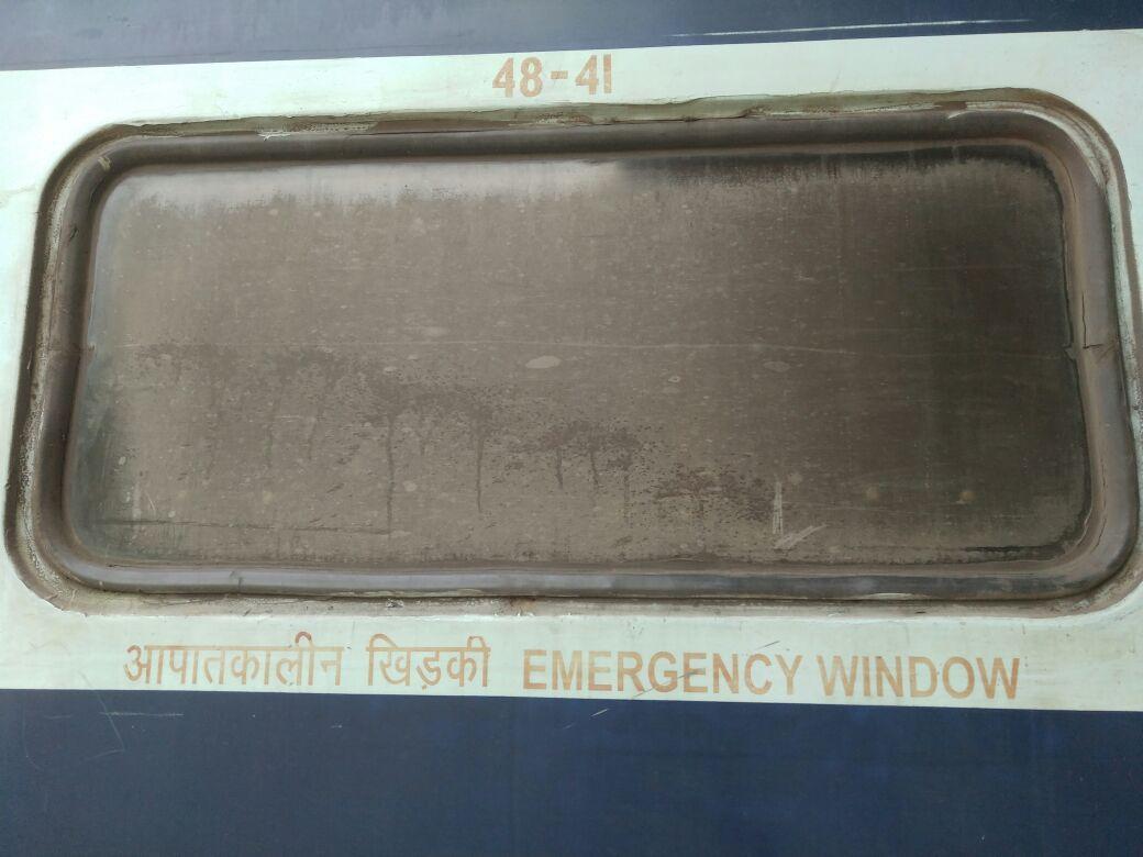 chandak88's tweet photo. Request for a clean window for journey home this Diwali. 
#NEExpress #12506 #ANVTtoGHY #13oct2017 #coach_B3 @RailMinIndia @PiyushGoyal https://t.co/GmwEskKOeX
