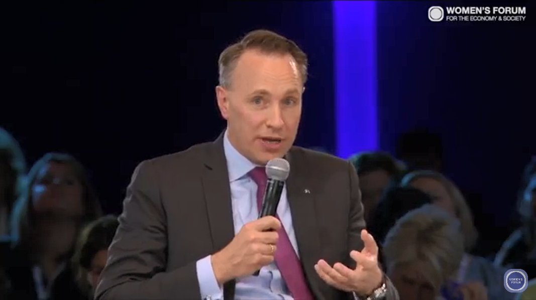 RomChamp's tweet photo. @thomasbuberl on changing #healthecosystems "My advice to women: be your own entrepreneur do the unexpected" #WFGM17 https://t.co/Q87eqGkdBb https://t.co/9yAg0C9bFx
