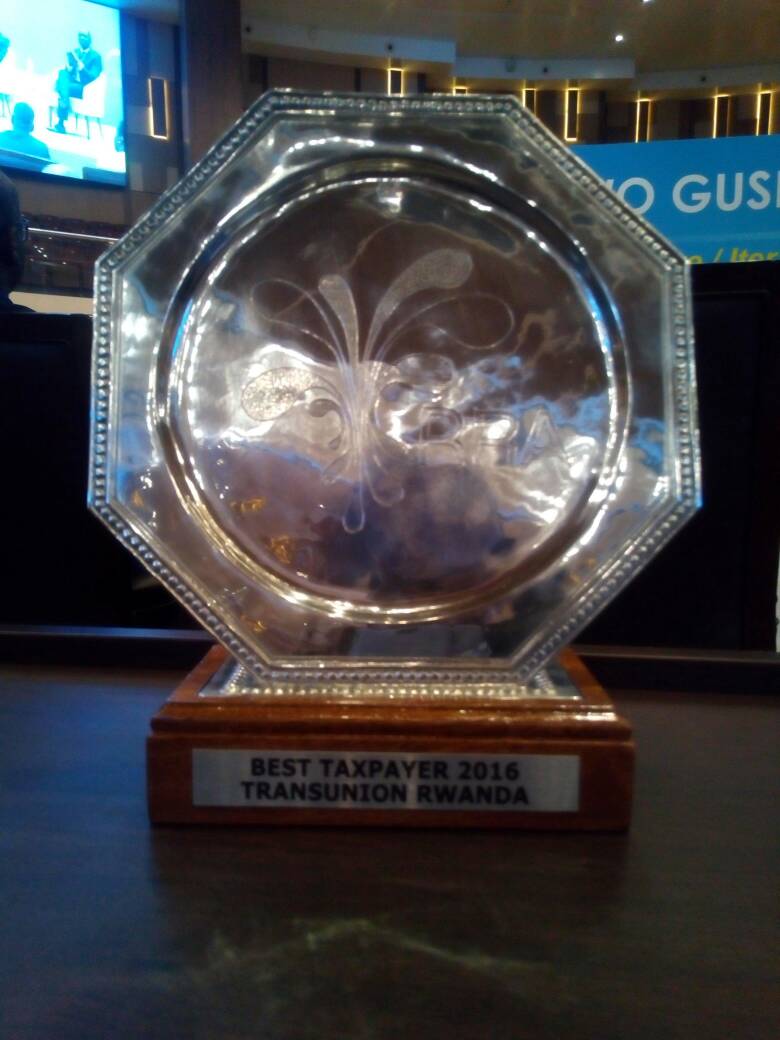 ankuranga's tweet photo. Thank you RRA for recognising our humble role! @TransUnionRW @rrainfo @richard_tusabe @PrimatureRwanda #MyTax #MyDevelopment https://t.co/hWBYO8jKfp