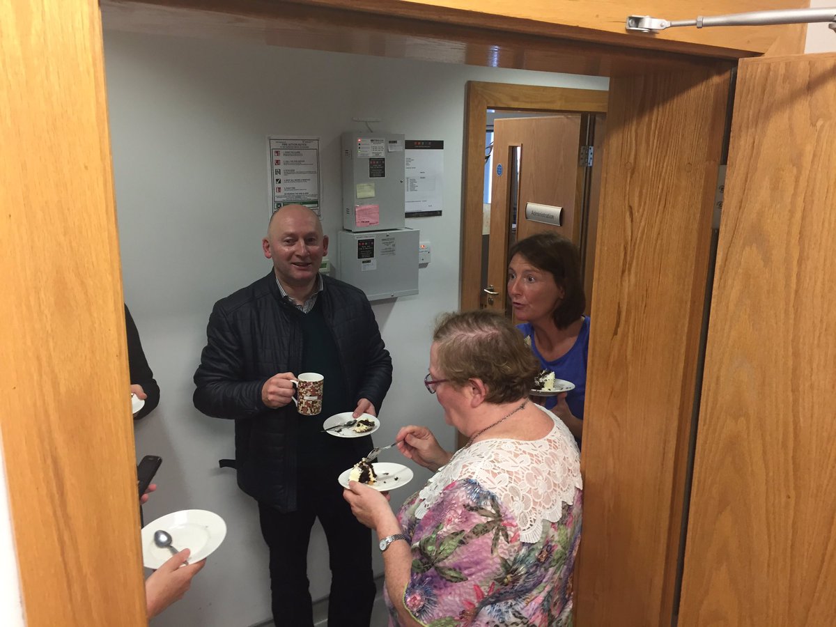chaparooney's tweet photo. Im working in the Wexford MH services 2day & they are celebrating a staff members birthday @HSEvalues #acknowledgingothers #weareourvalues https://t.co/pxhTDVoAMo