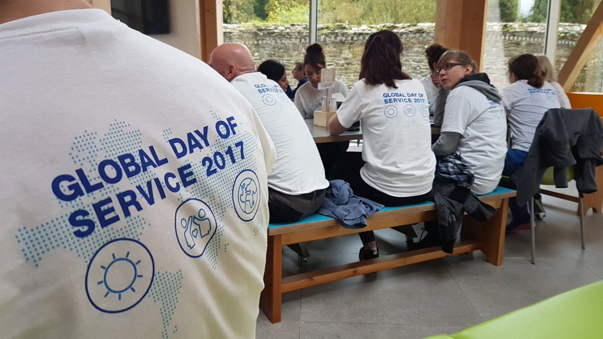 embronic's tweet photo. Sharing stories over lunch at @Barretstown with @Shireplc #ShireGDS https://t.co/BTwn672s2Z