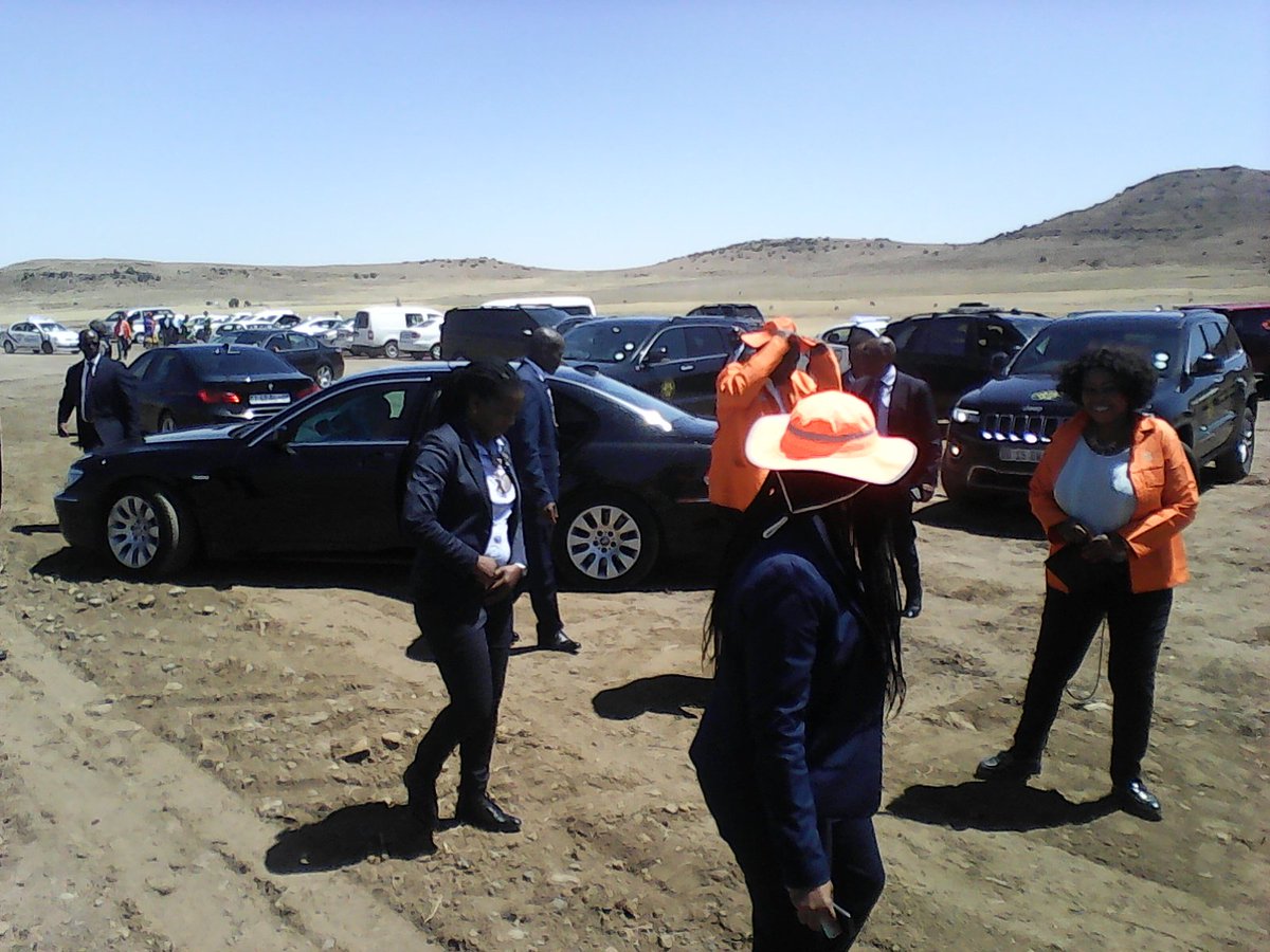 SAgovnews's tweet photo. Deputy President Cyril Ramaphosa arriving at the EPWP site in Thaba Nchu, in the Free State #FreeState https://t.co/3AVB8LHaPI