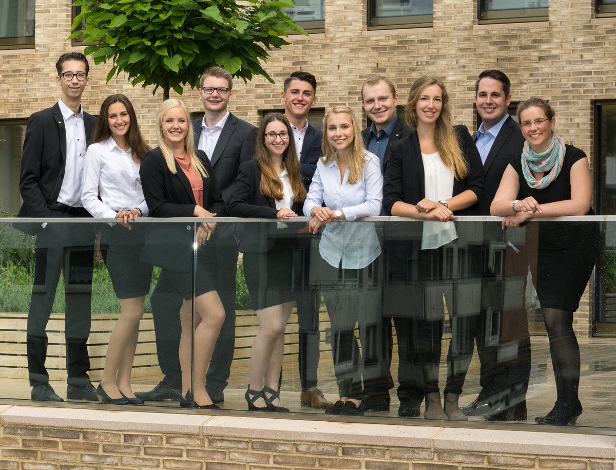 vrbank_ih's tweet photo. Keinen Plan für die Zukunft? 🤔 Komm in unser Team zum 01.08.2018! 👈🏦 https://t.co/BWU04GeDUE #wirsinddeinebank #ichwerdebanker #azubi2018 https://t.co/b4KEGpQ1Z7