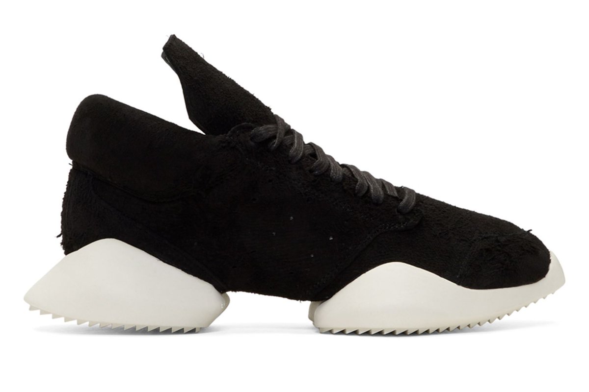 BritishVogue's tweet photo. 10 tech trainers to update your weekend look: https://t.co/Ls9OqGYcG6 https://t.co/LAVwy2tlxU