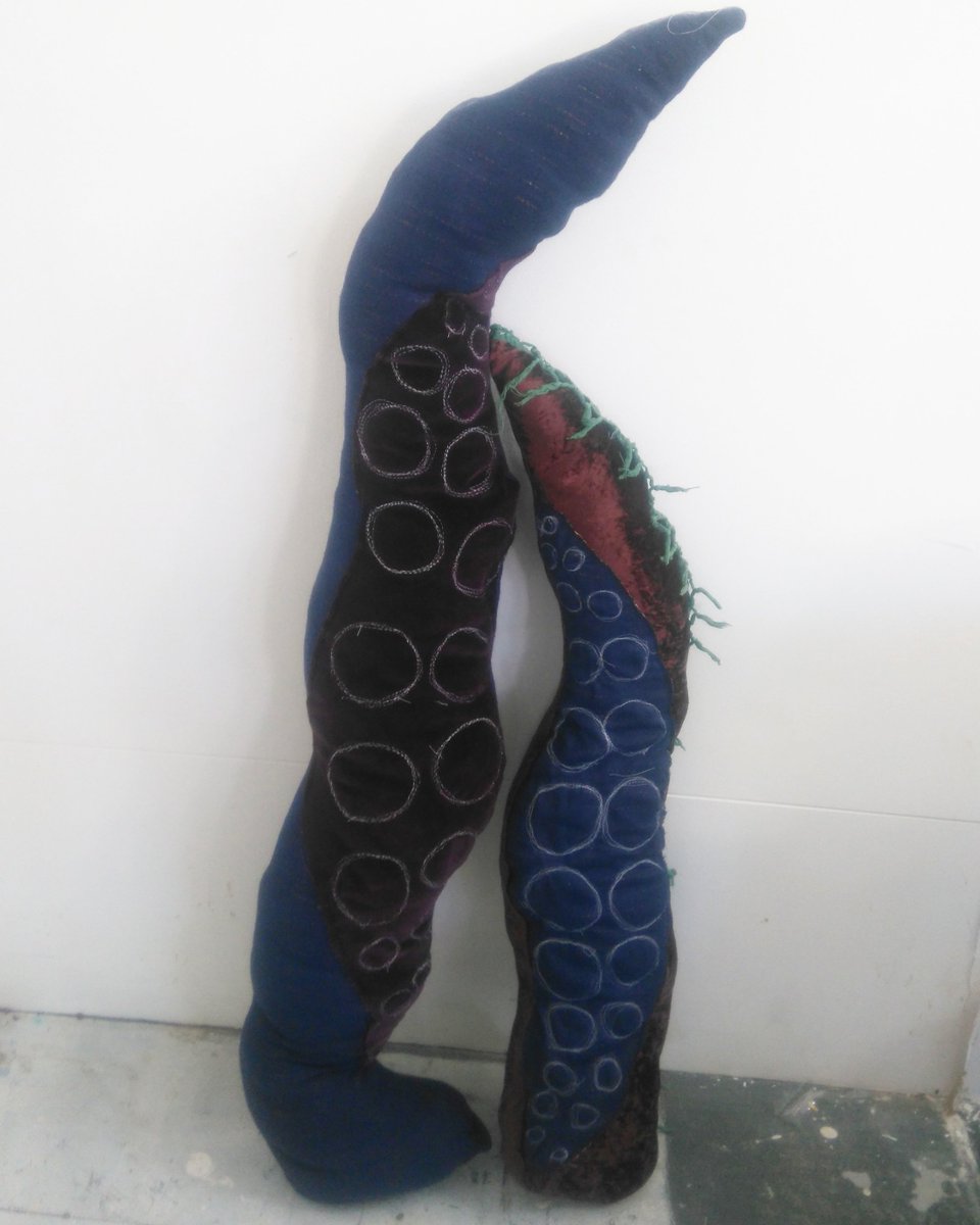 adele_cload's tweet photo. Two tentacles down, four more to go 😴😅#tentacles #textiles #art #exhibition @MFAWimbledon https://t.co/mFXGjaR5Ei