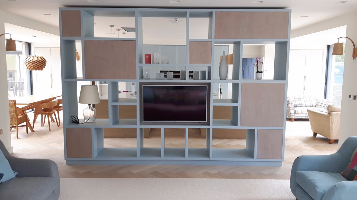TreemarkK's tweet photo. Unit designed to separate the kitchen from the lounge without losing that open plan feel. @FarrowandBall @Architects_AMA #bespokefurniture https://t.co/F0cEsAZtm2
