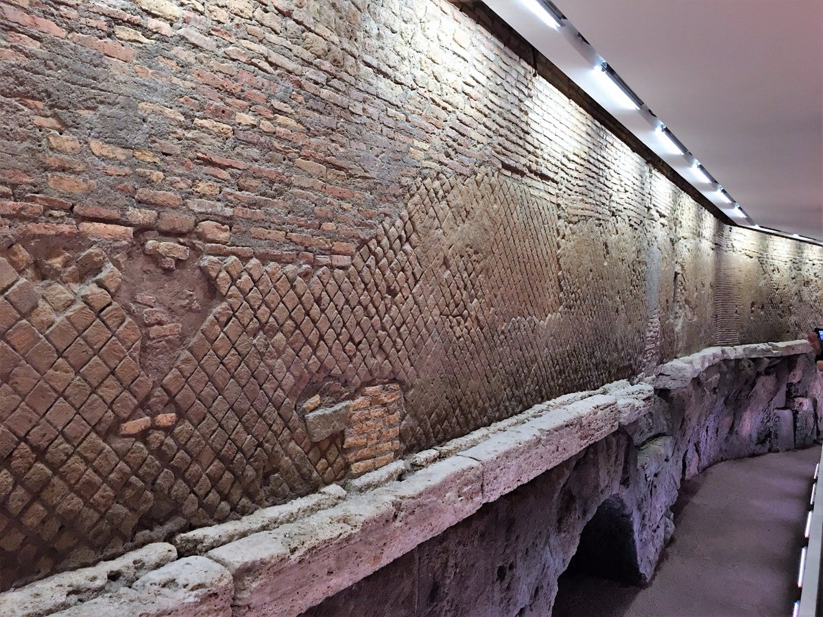 MarcoStancati's tweet photo. La "Rinascente" (sì, senza l'articolo) torna nel cuore di Roma. Il vero gioiello è il recuperato Acquedotto Vergine https://t.co/SsMW0H1aOV https://t.co/fc7de6xoYx