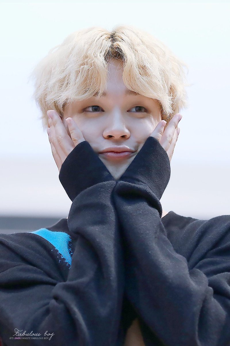 adede_tya's tweet photo. @BTS_twt So cuteeeeeeeeeeeee😥 https://t.co/GSjbyLi2fM