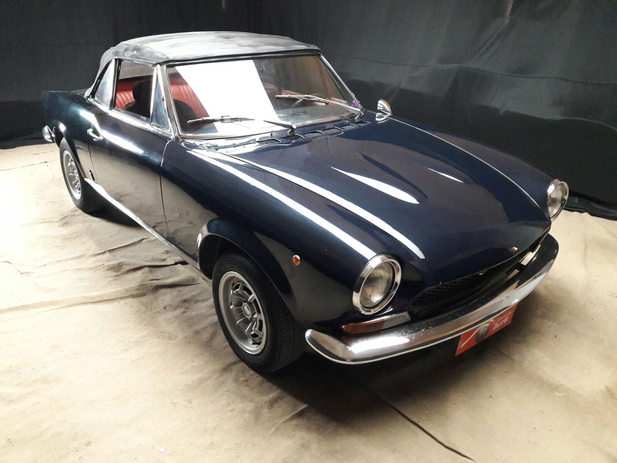 classicheauto's tweet photo. Fiat 124  Spider 1.8 c.c., rarissimo mod. “Italia”, 1973, omologata ASI , con targhe nere e  documenti originali d'epoca...
classicheauto.it https://t.co/AYNwzoEw19