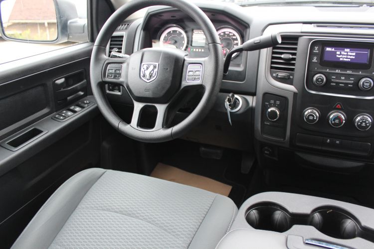 carcornerEDM's tweet photo. #CarTour #2016Ram #Ram1500 #Ram1500Tradesman #LIKENEW #ForSale in #Edmonton! ☎ 1-866-499-5544 ☎ https://t.co/XaRvDPZhgv https://t.co/b1eVEFL3Dd