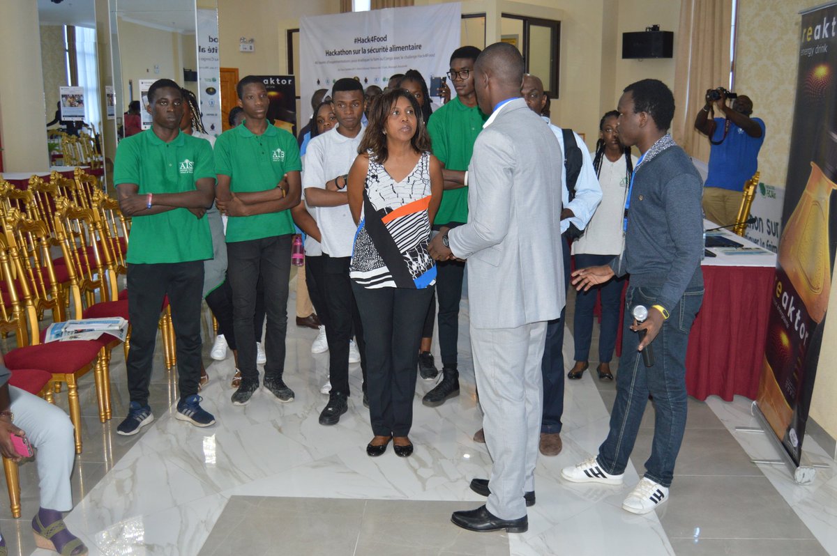 edmondhotel's tweet photo. Visite de l'école Américaine pour l'hackathon #hack4food #fongwama #PamCongo @PamCongo @WFP https://t.co/lt191MVy53