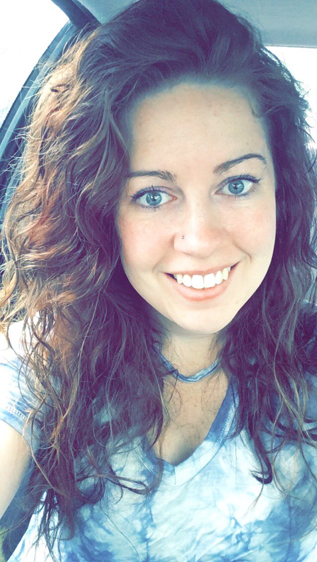 tiffanymtaylor's tweet photo. #bighairdontcare #nomakeupselfies #imlateaf https://t.co/g5BfqHkoJF