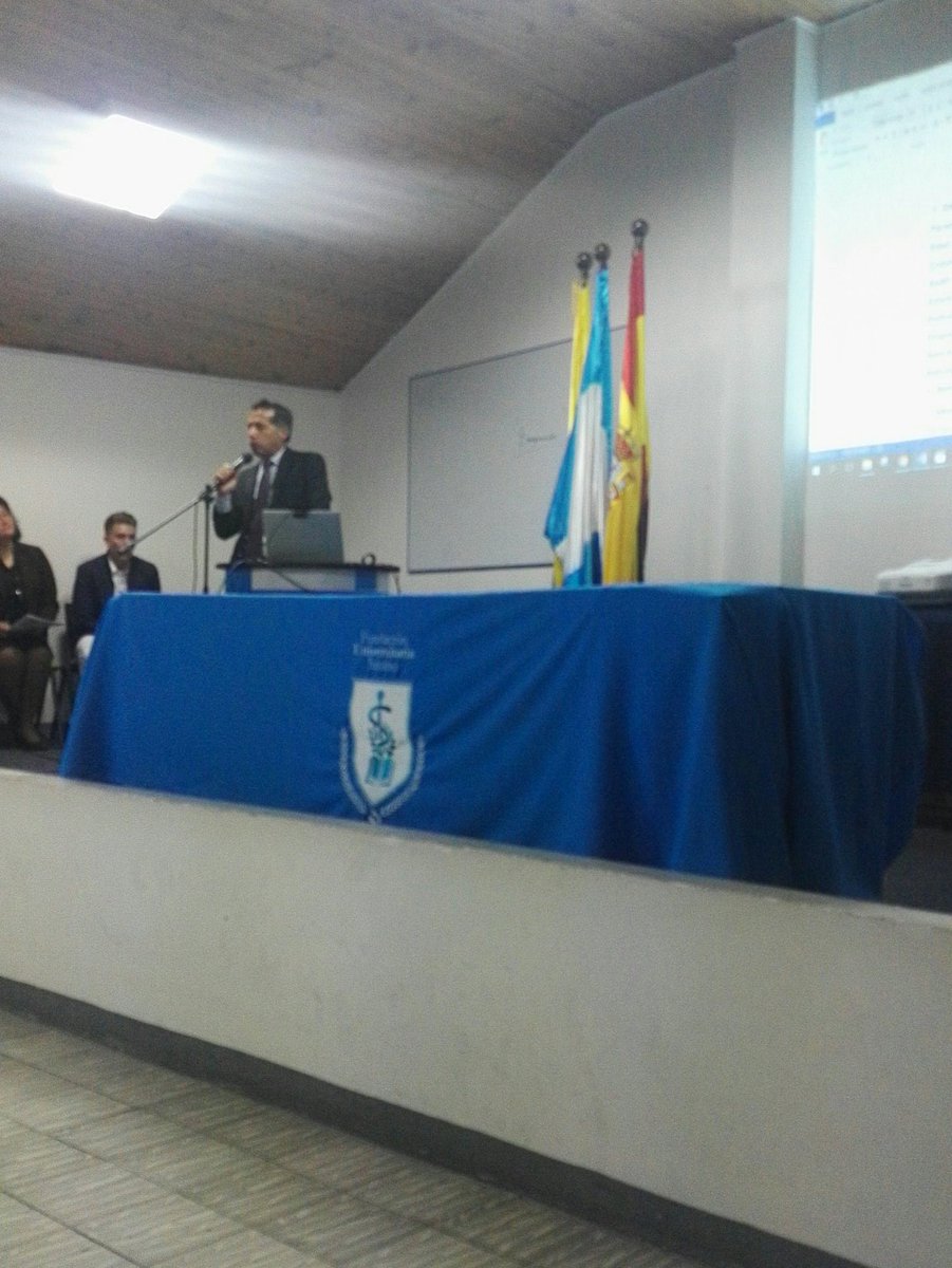 MabelRoc100's tweet photo. #VCASOMIAFUS Palabras de bienvenida por parte del Dr. Jorge Martinez Decano Facultad de Enfermería https://t.co/Xy5k6IW1Ht