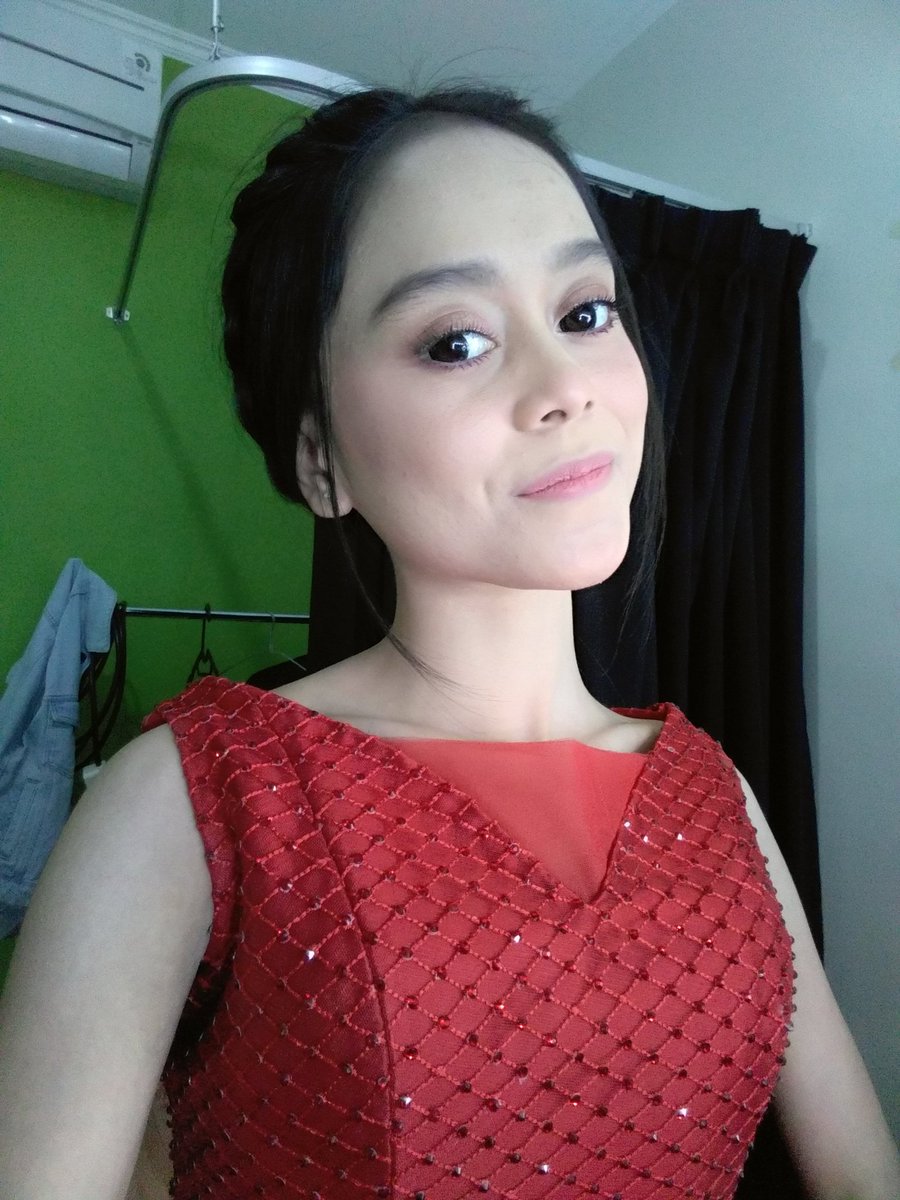 Lesti_Jenong_DA's tweet photo. Tersenyum apapun hasil nya nanti 😄😄
Yooo jangan pindah2 chanel nya stay trus @IndosiarID nya 👍👍
#LESTYIDA2017 https://t.co/pfDT0RhpTv