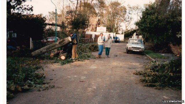 BBCLondonNews's tweet photo. Memories of the Great Storm of October 1987
More here: https://t.co/PQF8Zw5JHk https://t.co/aN9K2o4ScW