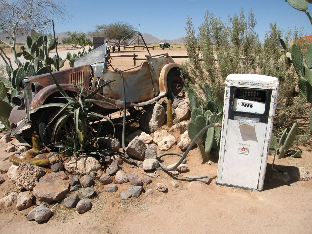 afrika4you's tweet photo. finally got fuel #travelphotography #afrika4you #oldschool #vielunterwegs #Reise #gotfuel https://t.co/Ob6XjeRWef