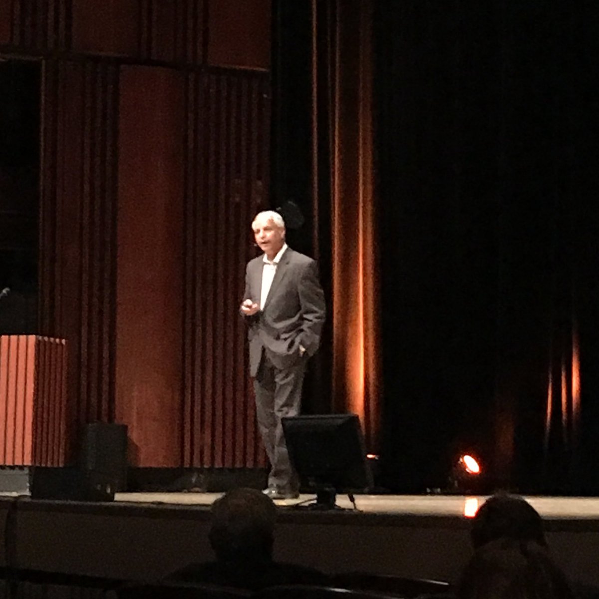 "You ready to make a dent?" We are now hearing from our keynote speaker - Gururaj "Desh" Deshpande! <a href="/MITDeshpandeCtr/">Deshpande Center @ MIT</a> #GCEC2017