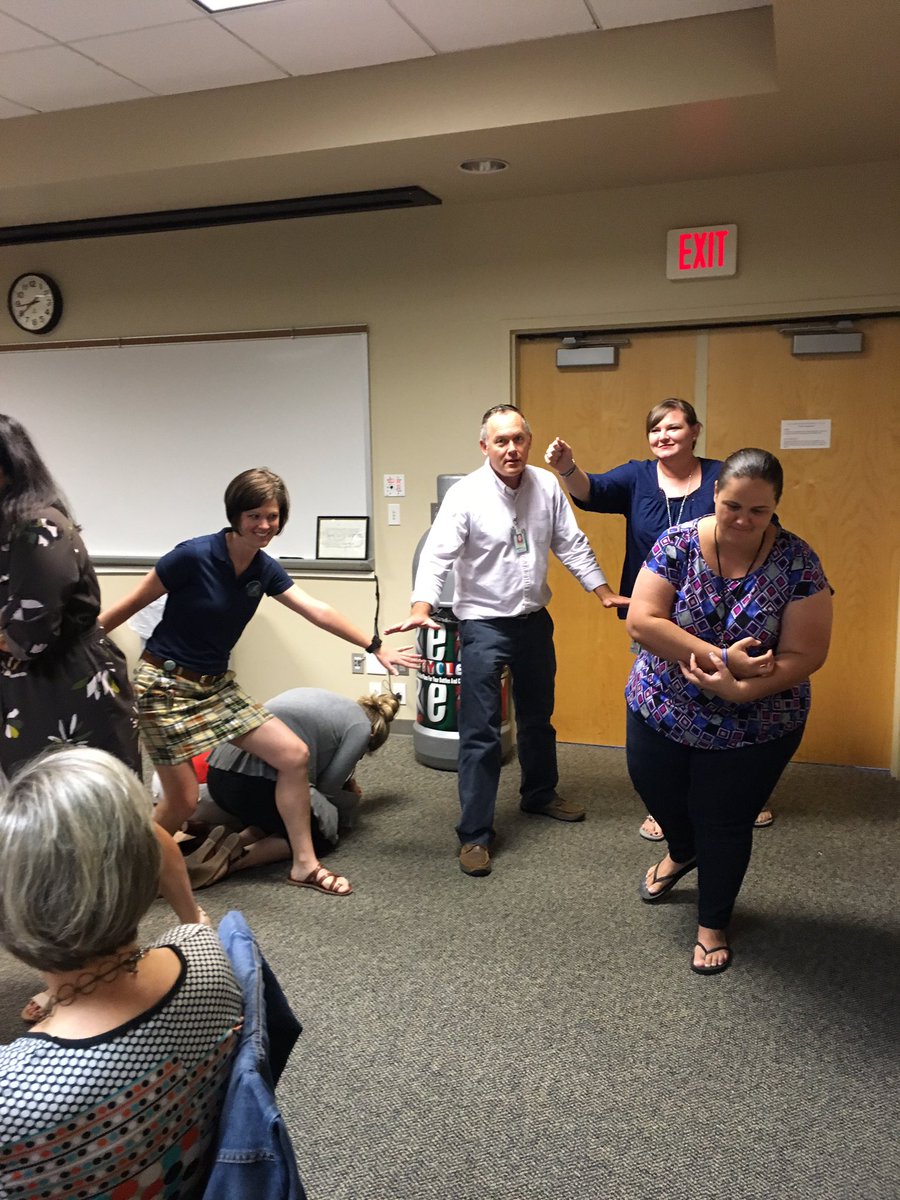 faramodi's tweet photo. #CCPSsuccess  
Elementary Reading Coaches engage in Arts Integration Tableau activity during their monthly meeting. https://t.co/y99IK1YBKS