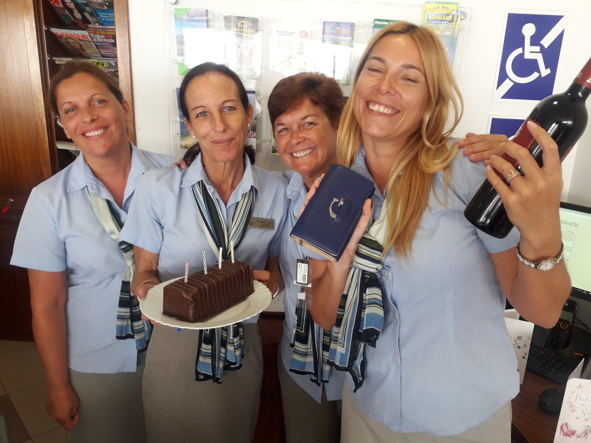 Laura Holmes tweet media