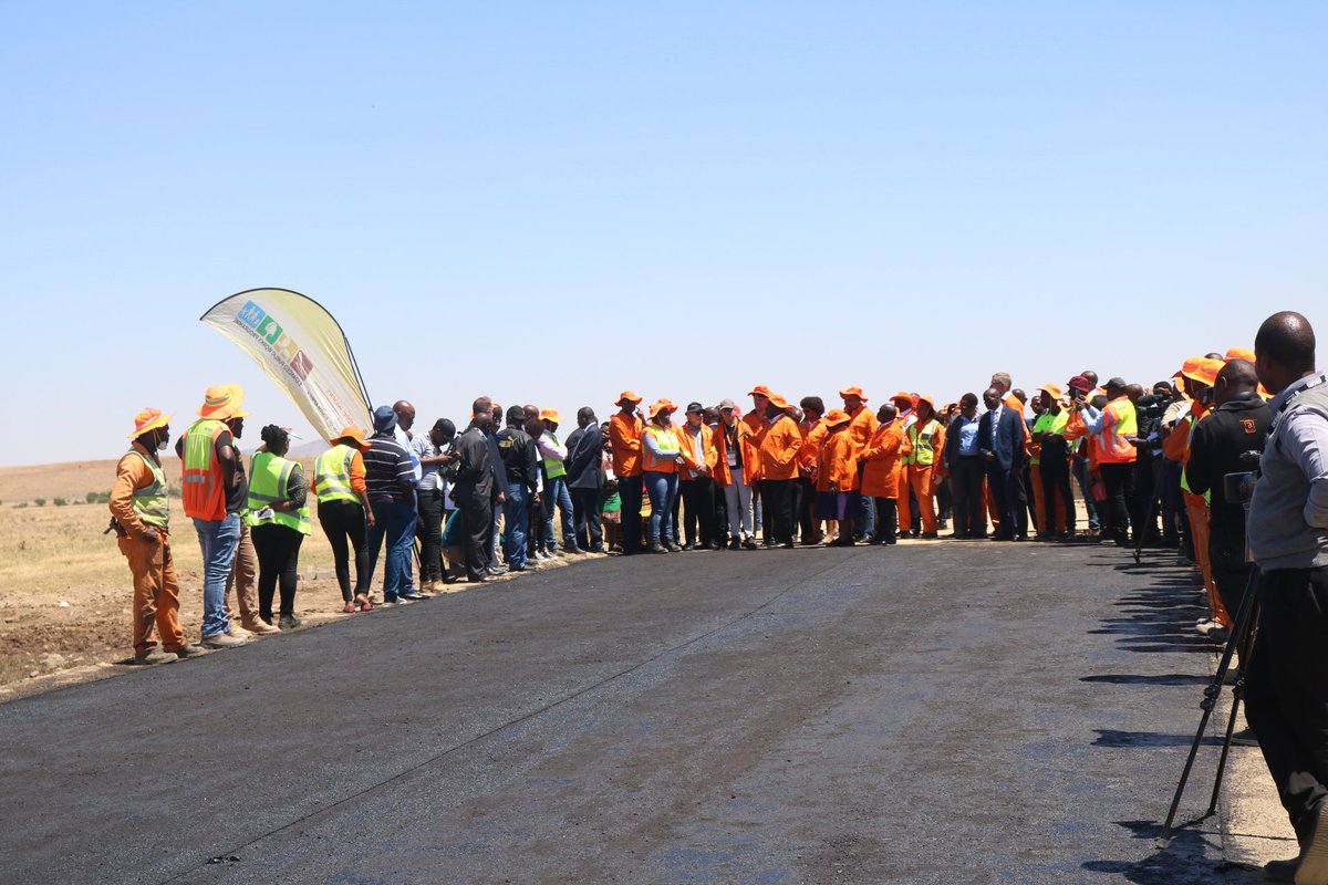 fsdpw's tweet photo. "I commend the @fsgov for the exceptional implementation of EPWP in the province" Deputy President Ramaphosa https://t.co/9VNg9mTeEV