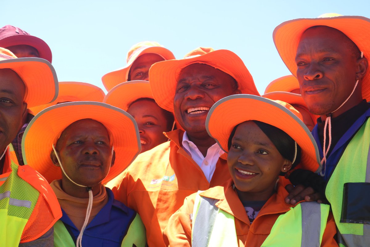 fsdpw's tweet photo. "I commend the @fsgov for the exceptional implementation of EPWP in the province" Deputy President Ramaphosa https://t.co/9VNg9mTeEV