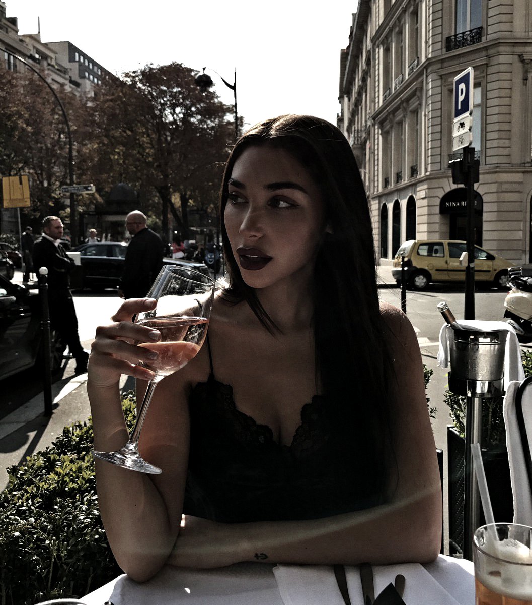 lattnia's tweet photo. femme fa·tale                
     An alluring and seductive woman, especially one who leads men into compromising and dangerous situations. https://t.co/eKjvHILx8L