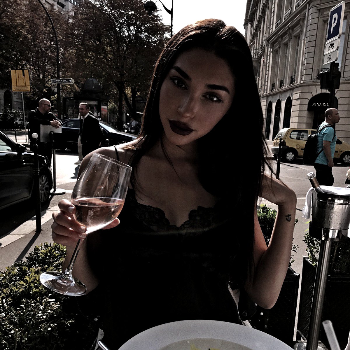 lattnia's tweet photo. femme fa·tale                
     An alluring and seductive woman, especially one who leads men into compromising and dangerous situations. https://t.co/eKjvHILx8L