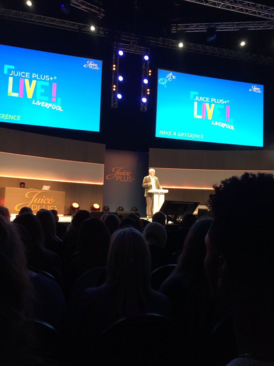 AmyWash007's tweet photo. Founder of #juiceplus #jaymartin inspirational #JPLIVE #jplive #Liverpool2017 https://t.co/PmU1njEdgw